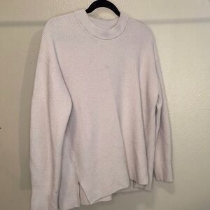 Lululemon women’s white sweater